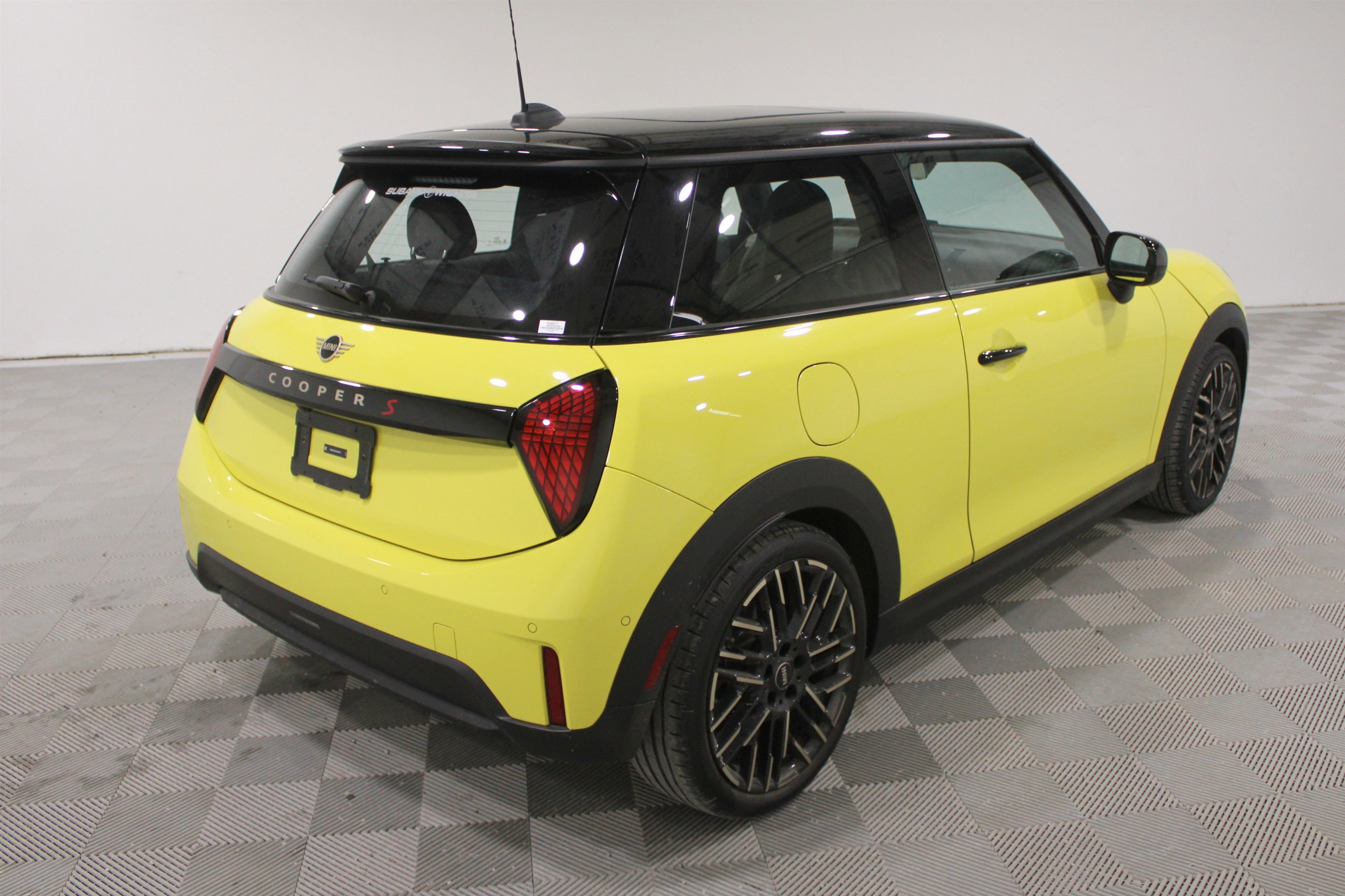 Used 2025 MINI Cooper S image 26
