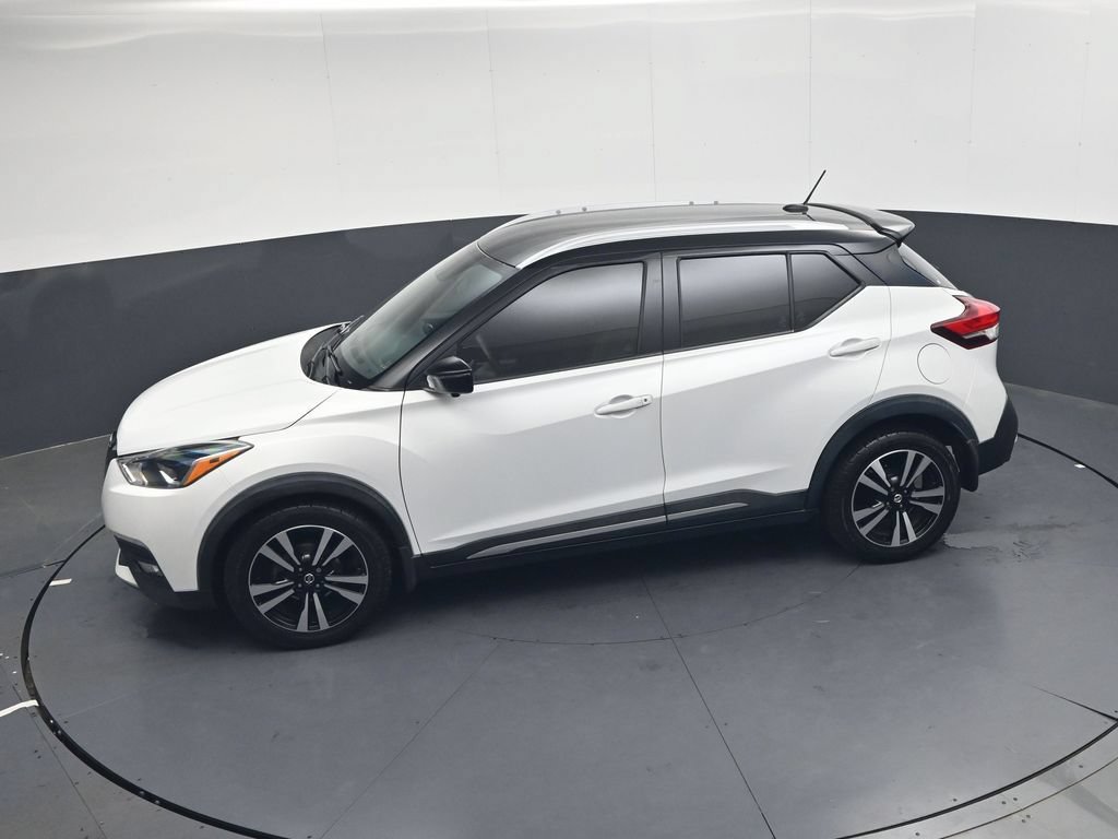 Used 2018 Nissan Kicks SR w/ Premium Package FWD image 23