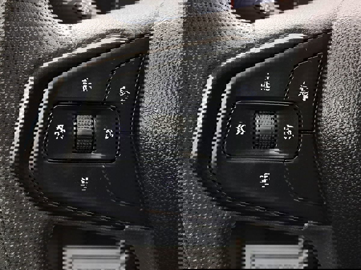 Used 2025 Chevrolet Trax LT image 10