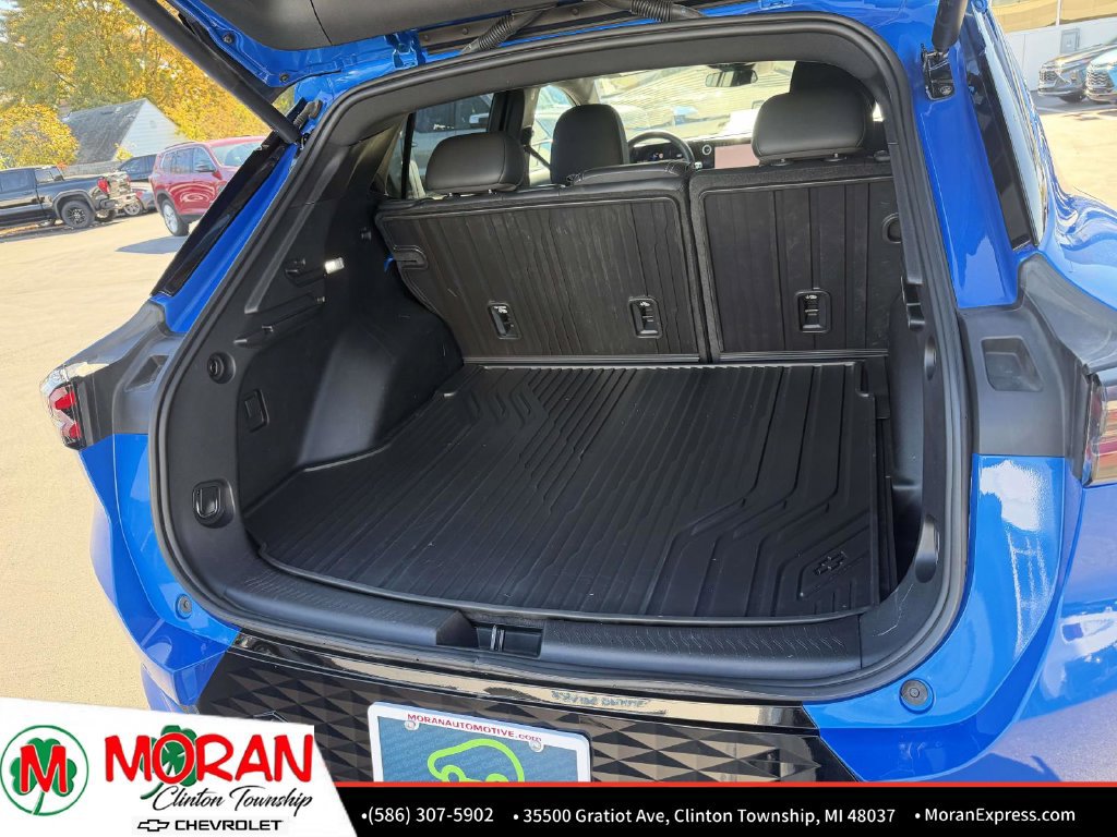 Used 2024 Chevrolet Equinox EV RS FWD image 11