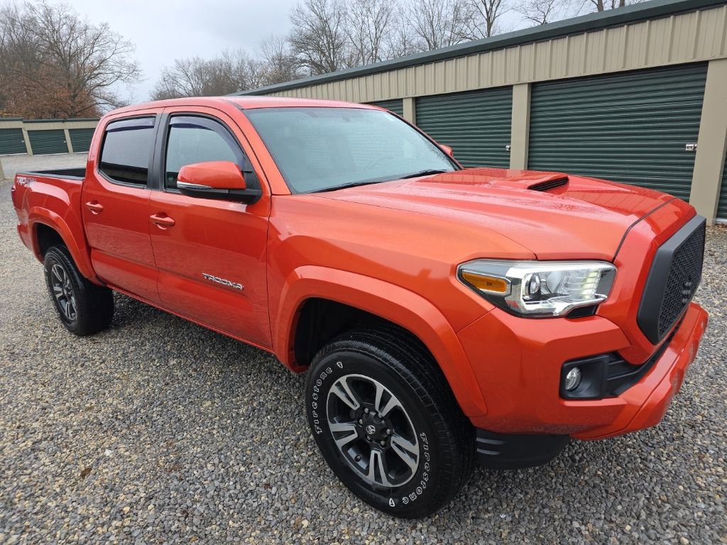 Certified 2017 Toyota Tacoma TRD Sport image 9