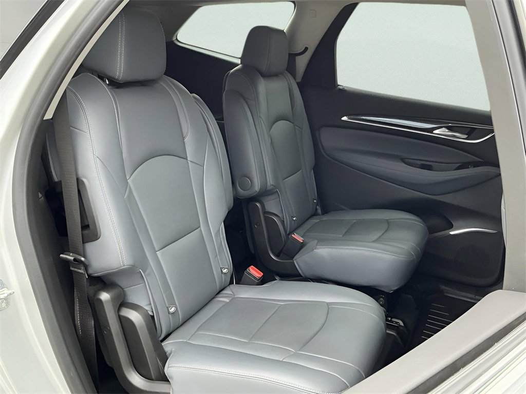 Used 2021 Buick Enclave Essence w/ Sport Touring Edition image 17