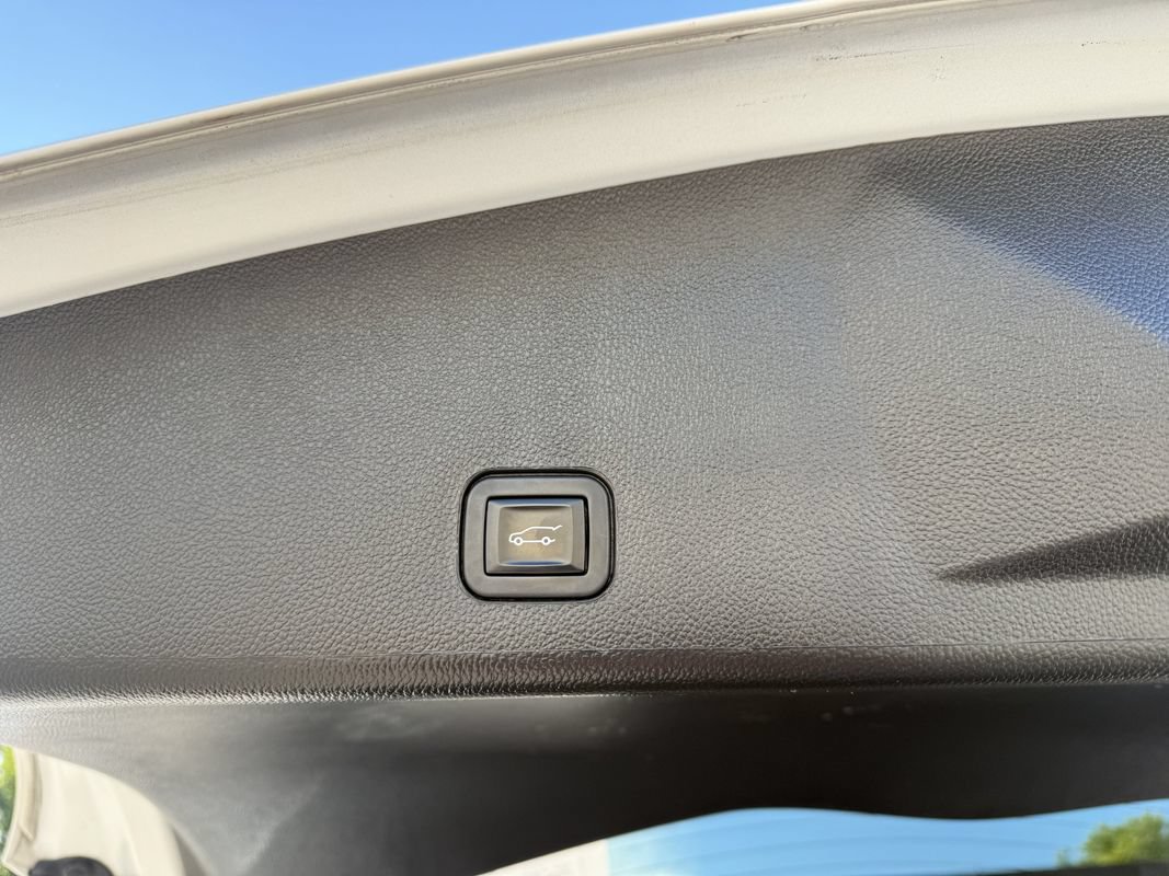 Used 2016 Cadillac SRX Performance w/ Driver Awareness Package FWD image 8