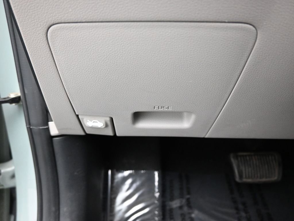 Used 2025 Hyundai Venue SEL image 20