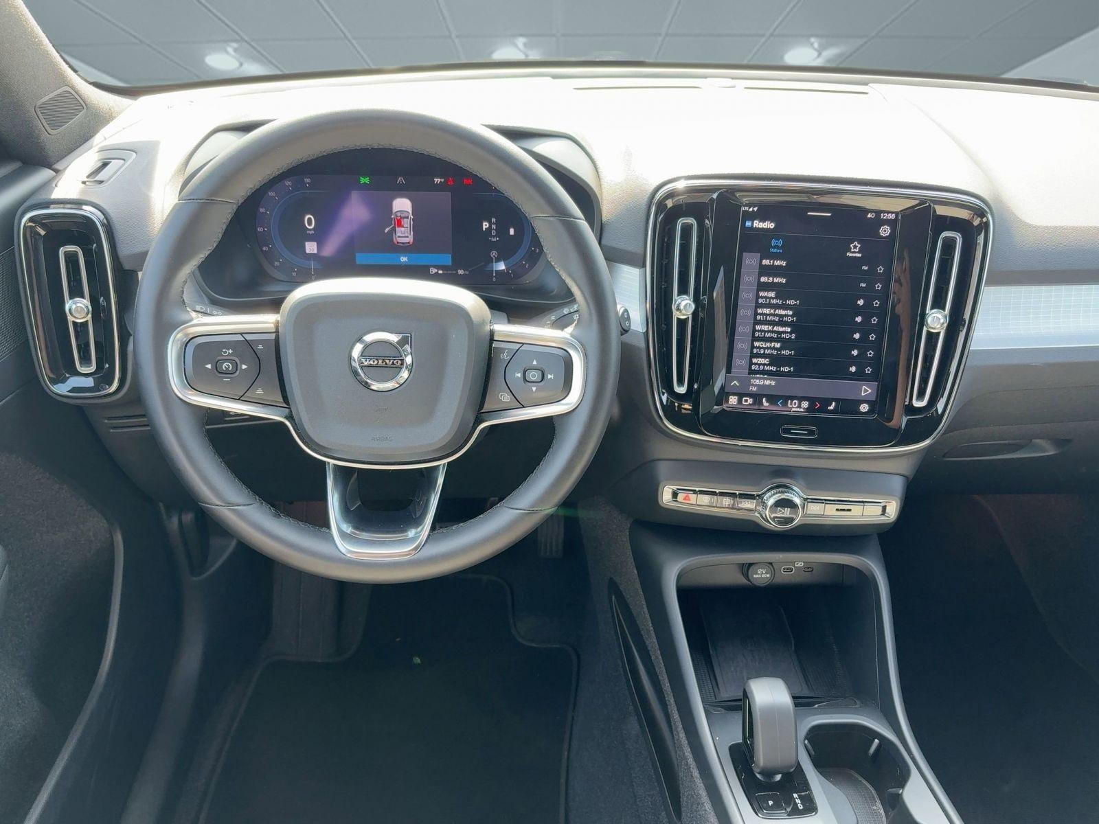 Certified 2024 Volvo XC40 B5 Core image 25