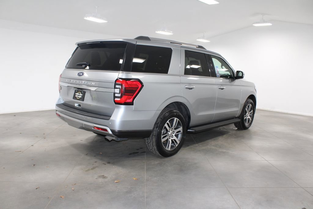 Used 2024 Ford Expedition Limited image 9
