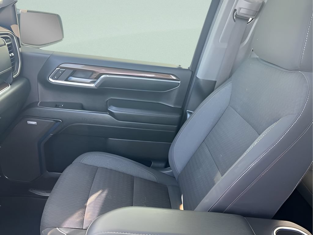 Used 2024 Chevrolet Silverado 1500 LT Trail Boss w/ Convenience Package II AWD/4WD image 7