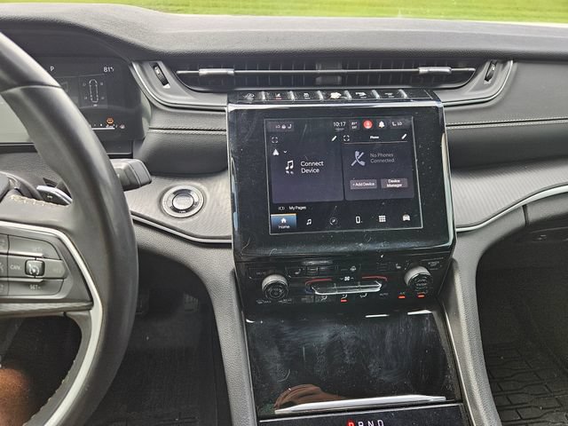 Used 2024 Jeep Grand Cherokee L Laredo AWD/4WD image 17