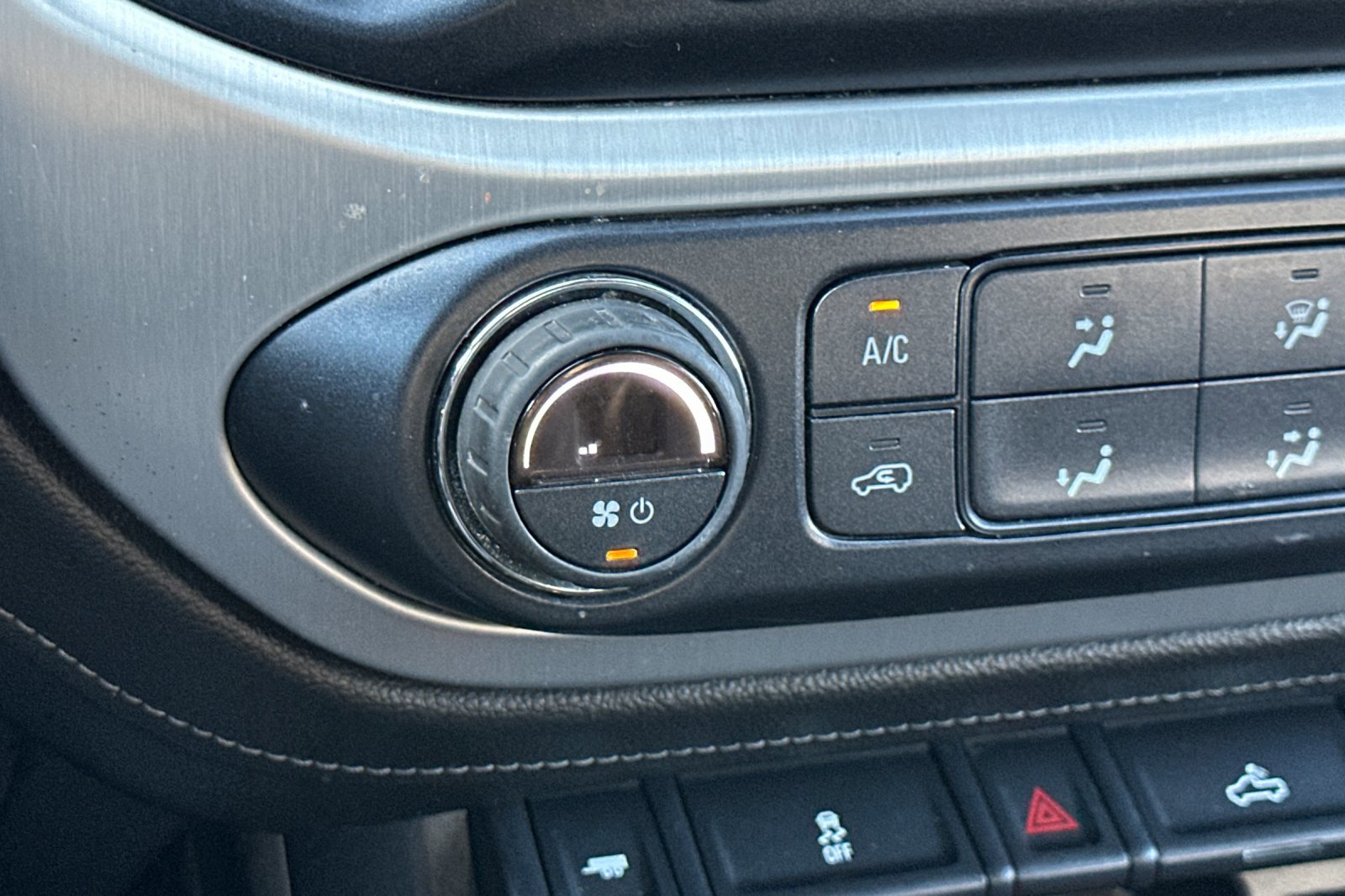 Used 2016 GMC Canyon SLT w/ Driver Alert Package image 28