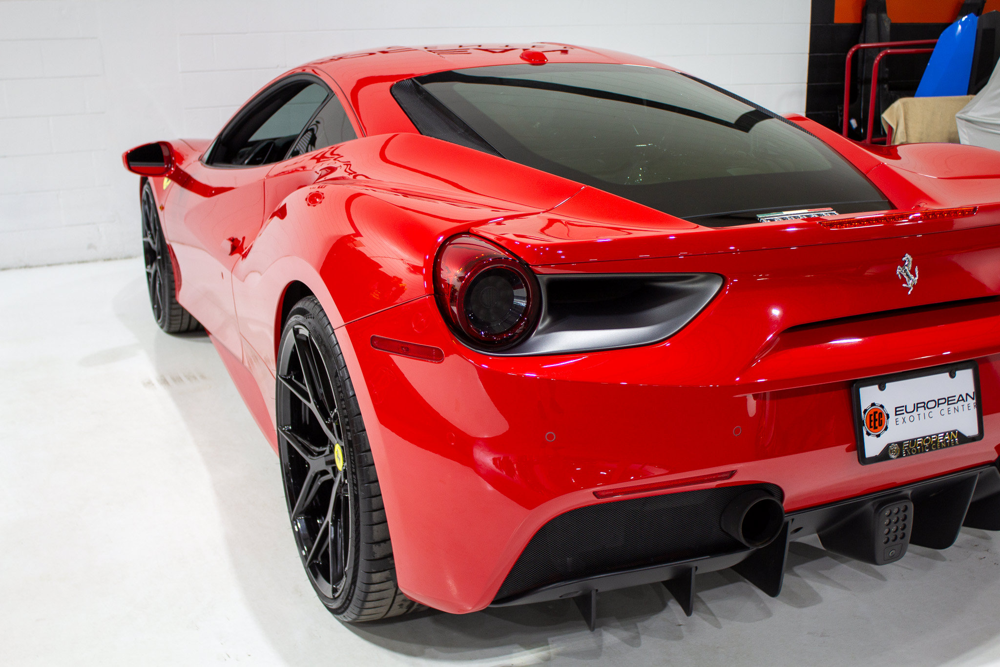 Used 2018 Ferrari 488 GTB RWD image 8