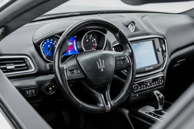 Used 2016 Maserati Ghibli RWD image 13