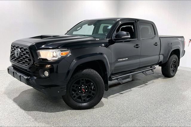 Used 2020 Toyota Tacoma TRD Sport AWD/4WD image 3