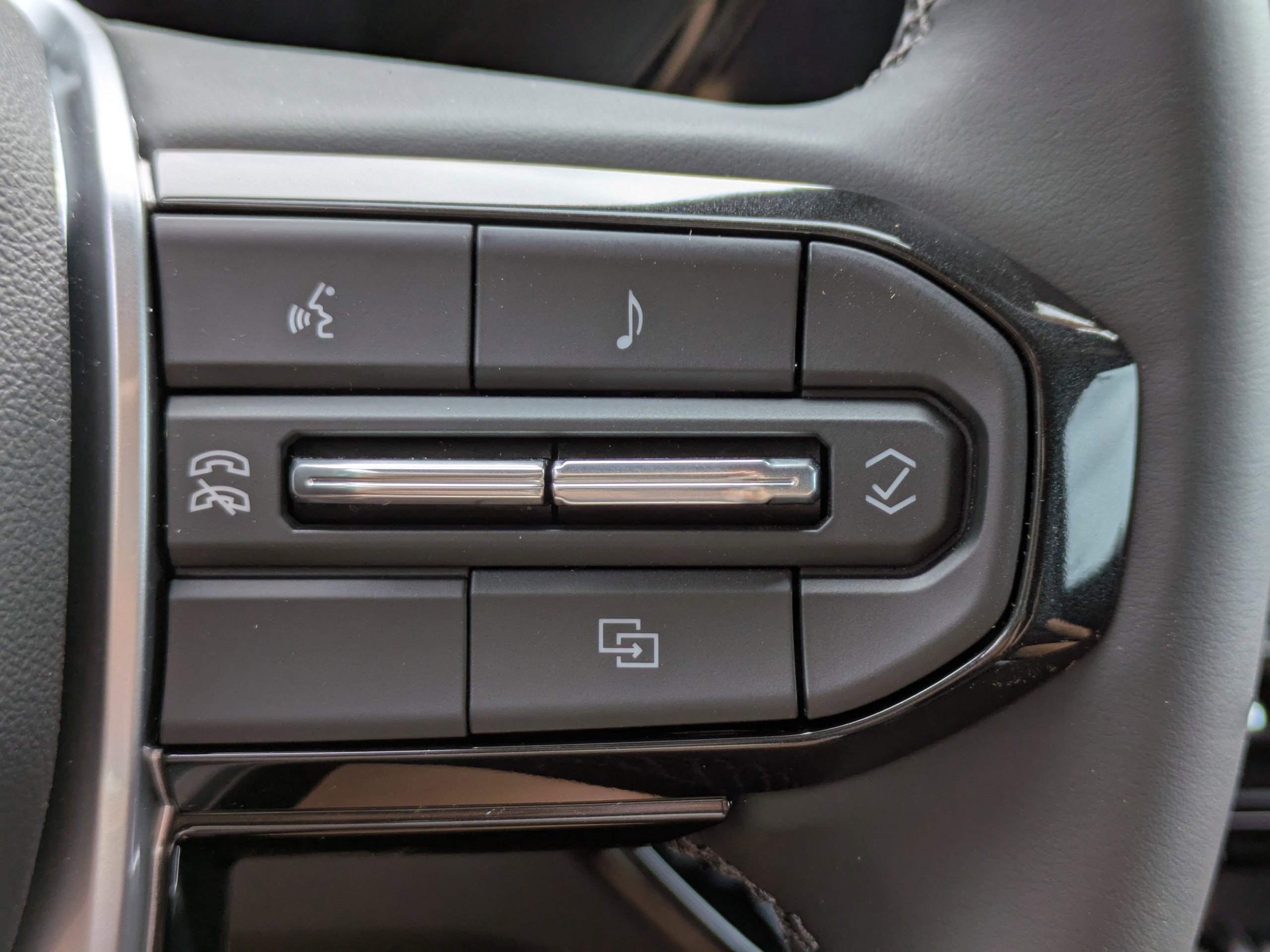 Used 2024 Chevrolet Colorado LT w/ LT Convenience Package II image 28