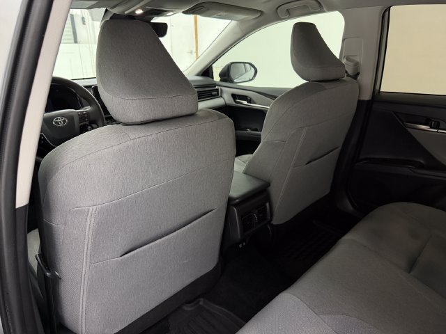 Used 2026 Toyota Camry LE w/ Convenience Package FWD image 31
