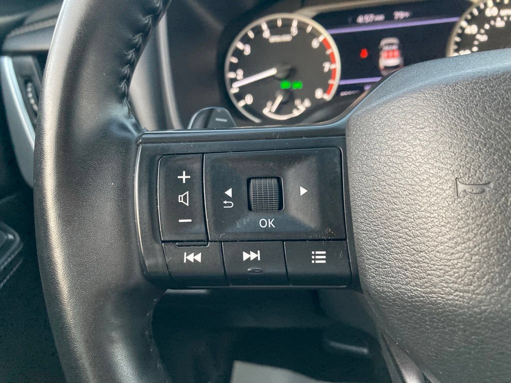 Used 2025 Nissan Rogue SV w/ SV Premium Package FWD image 16