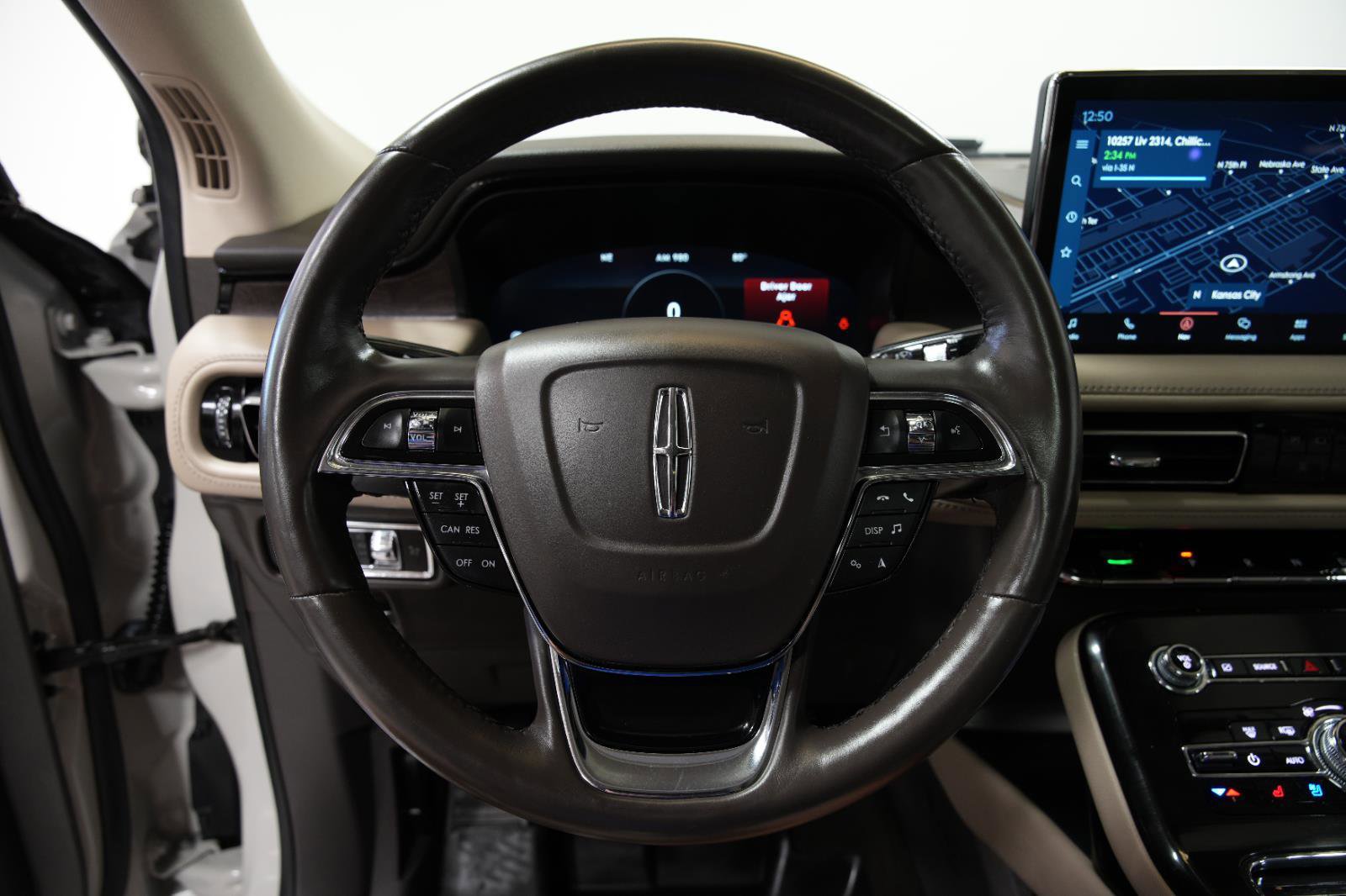 Used 2022 Lincoln Nautilus Reserve image 32