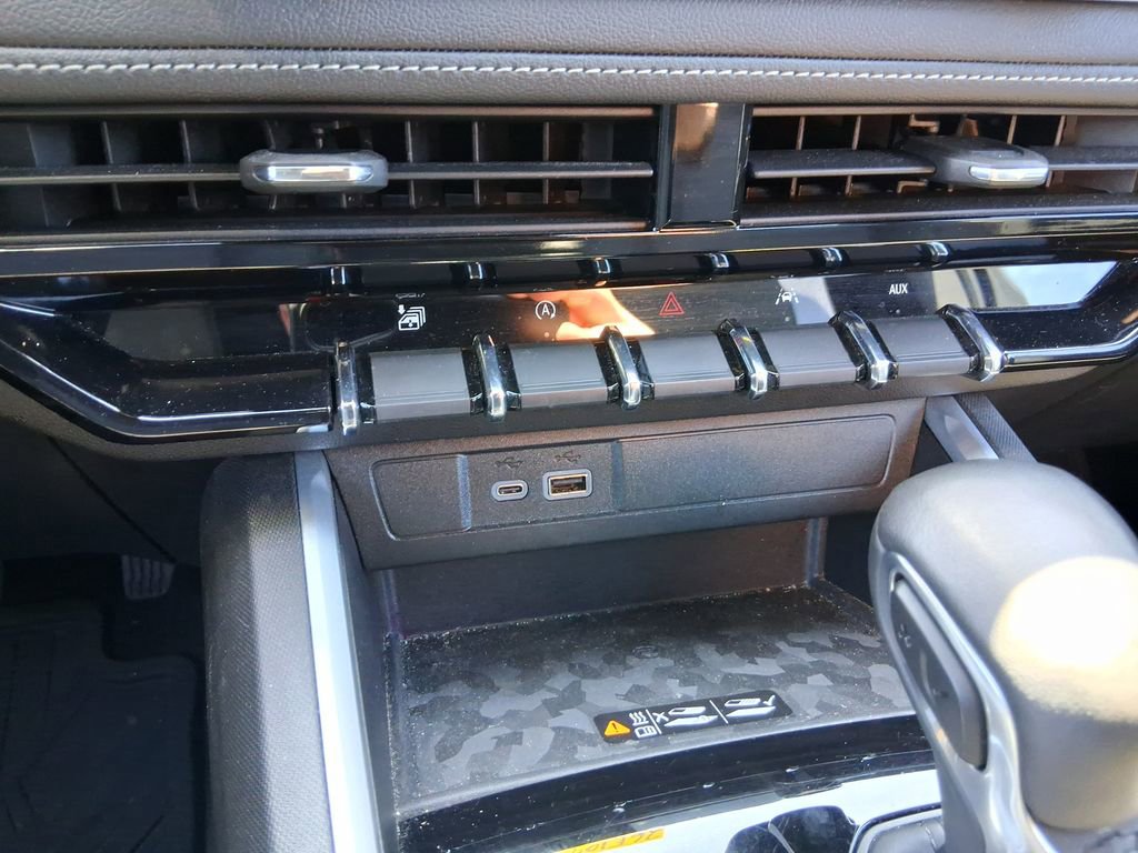 Used 2023 Chevrolet Colorado LT w/ LT Convenience Package III AWD/4WD image 20