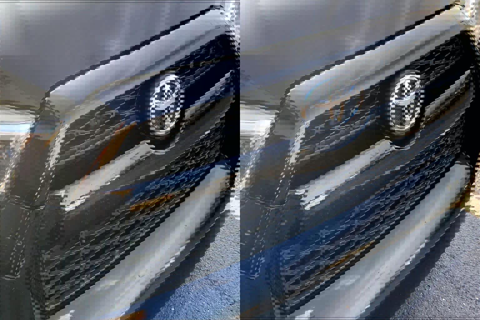 Used 2014 Toyota 4Runner SR5 Premium image 29