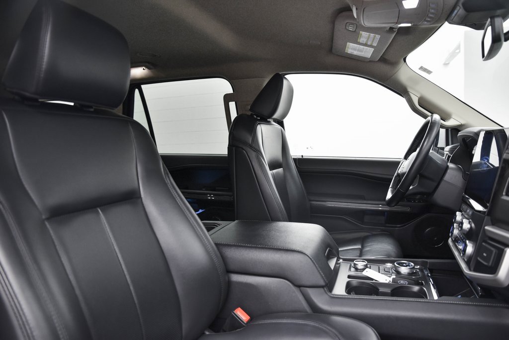 Used 2024 Ford Expedition XLT image 16
