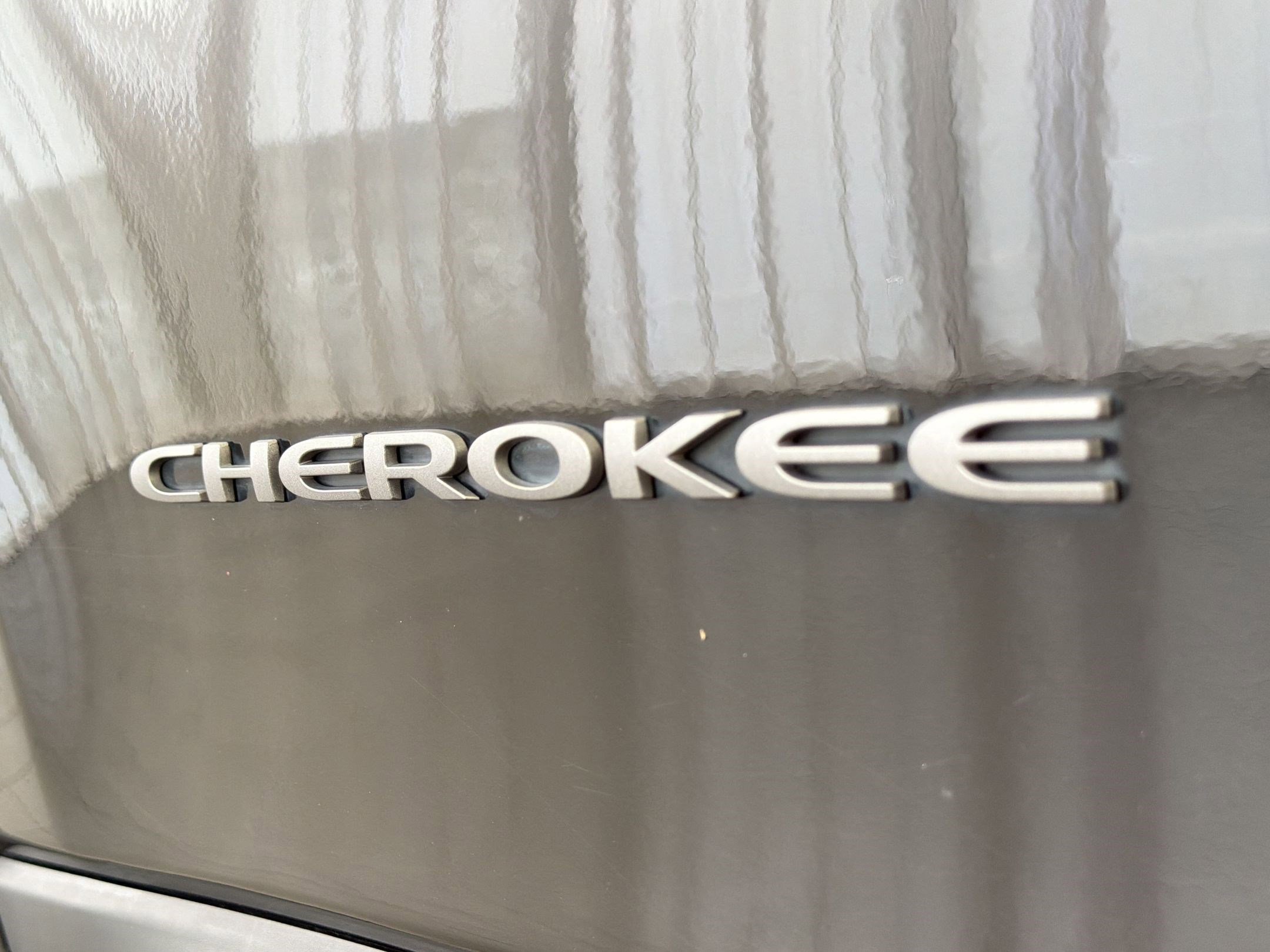 Used 2020 Jeep Cherokee Trailhawk w/ Cold Weather Group AWD/4WD image 34