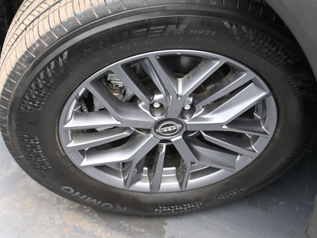 Used 2025 Nissan Rogue S image 19