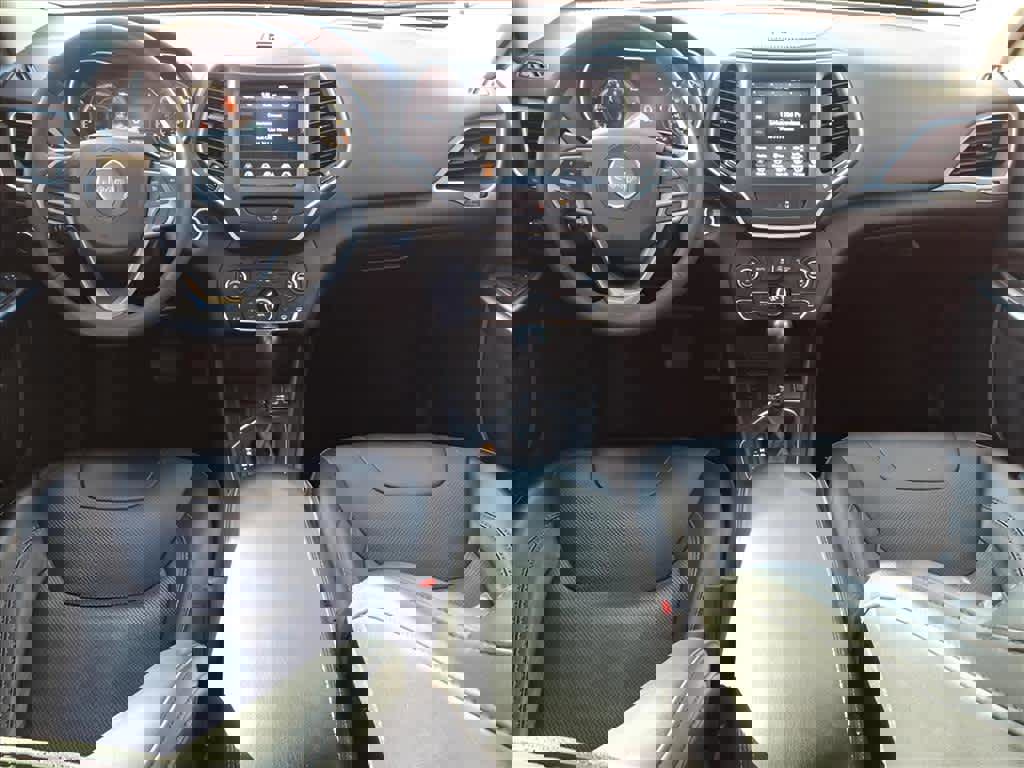 Used 2022 Jeep Cherokee Latitude Lux image 12