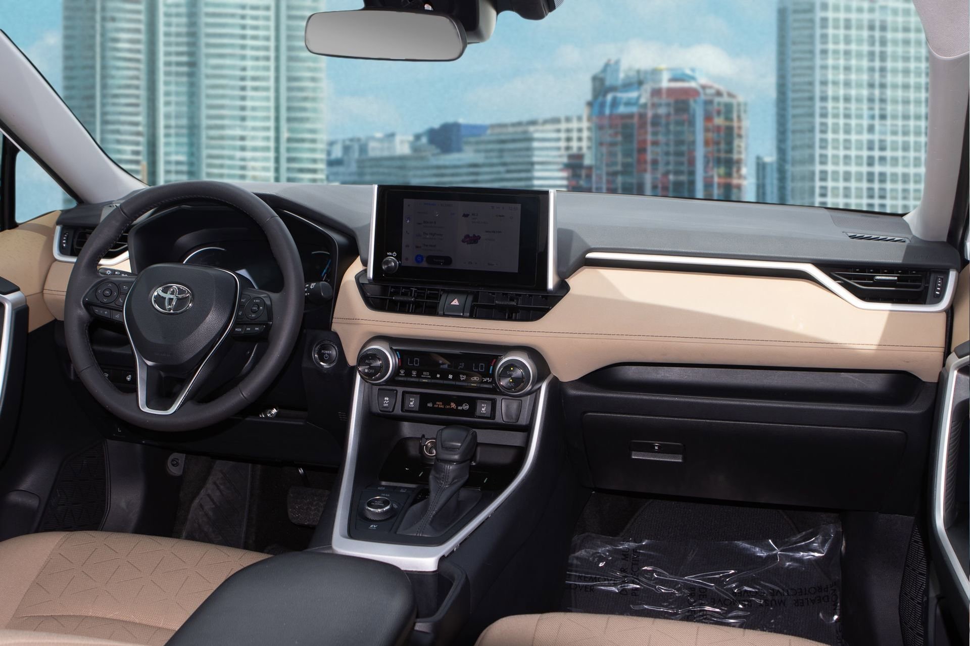 Used 2024 Toyota RAV4 XLE image 21