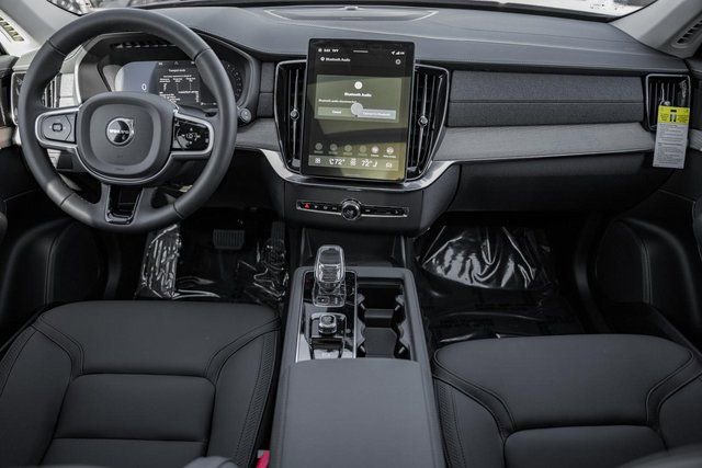 New 2026 Volvo XC90 B6 Plus w/ Protection Package Premier image 19