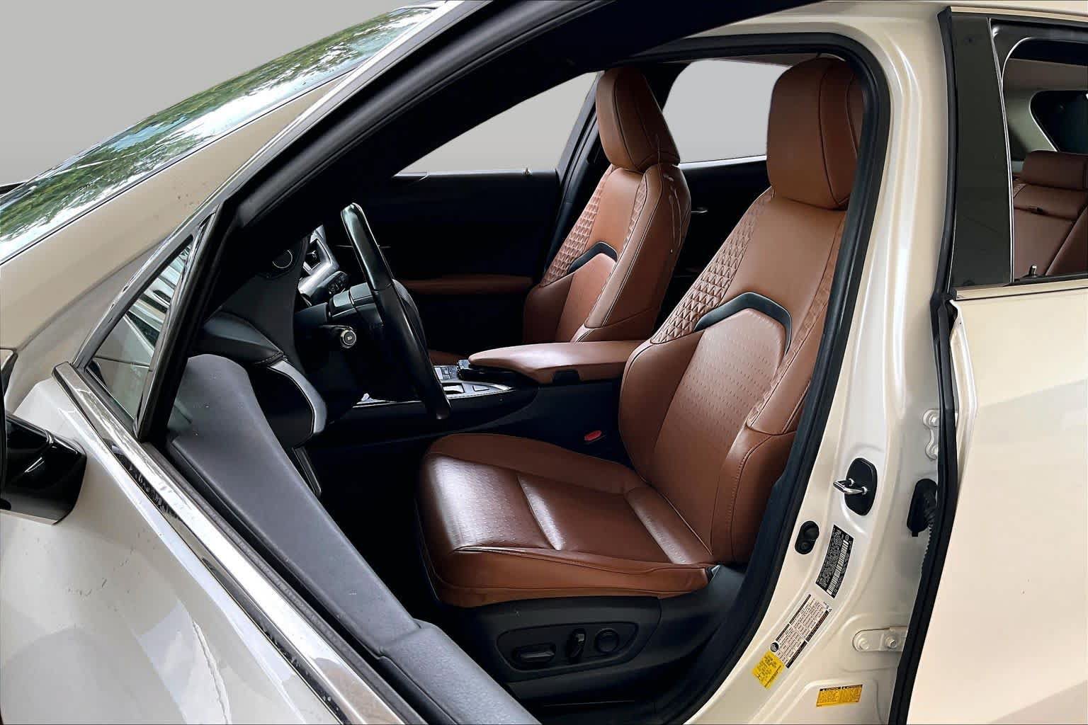 Used 2019 Lexus UX 200 FWD image 7