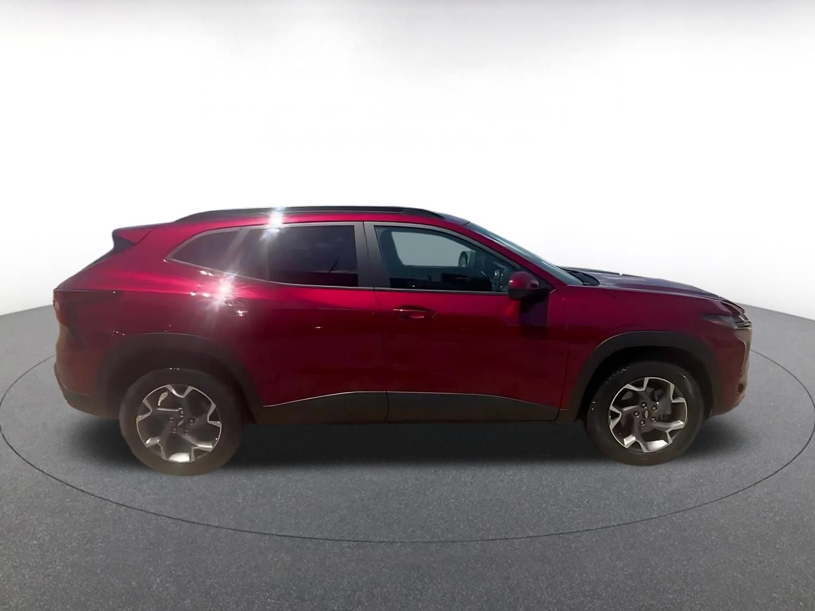 Used 2025 Chevrolet Trax LT w/ LT Convenience Package FWD image 16