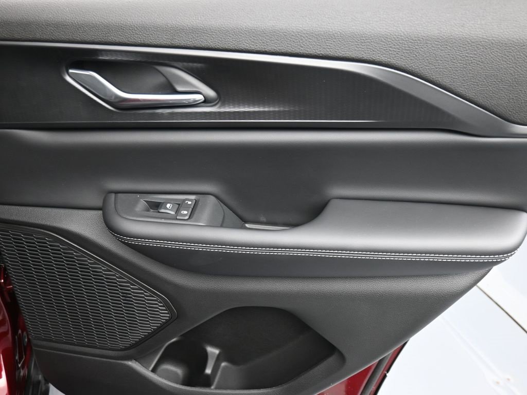 New 2025 Jeep Grand Cherokee Altitude image 17