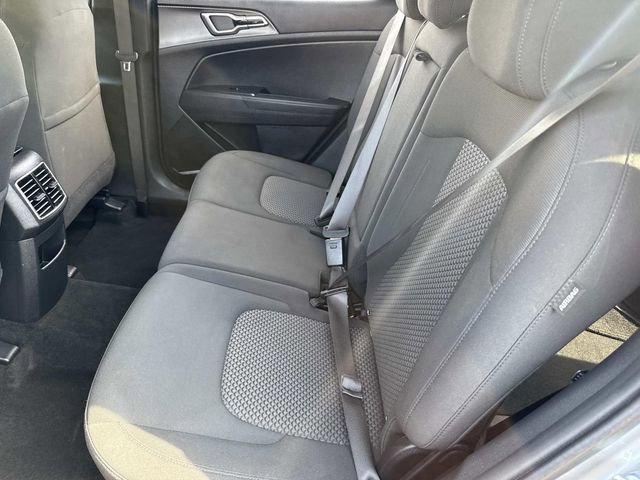 Used 2024 Kia Sportage LX image 17