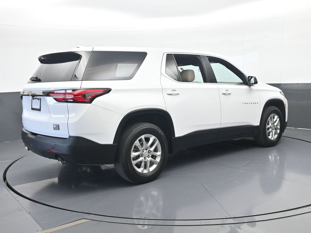 Used 2022 Chevrolet Traverse LS image 6