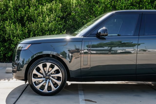 New 2026 Land Rover Range Rover SE AWD/4WD image 13