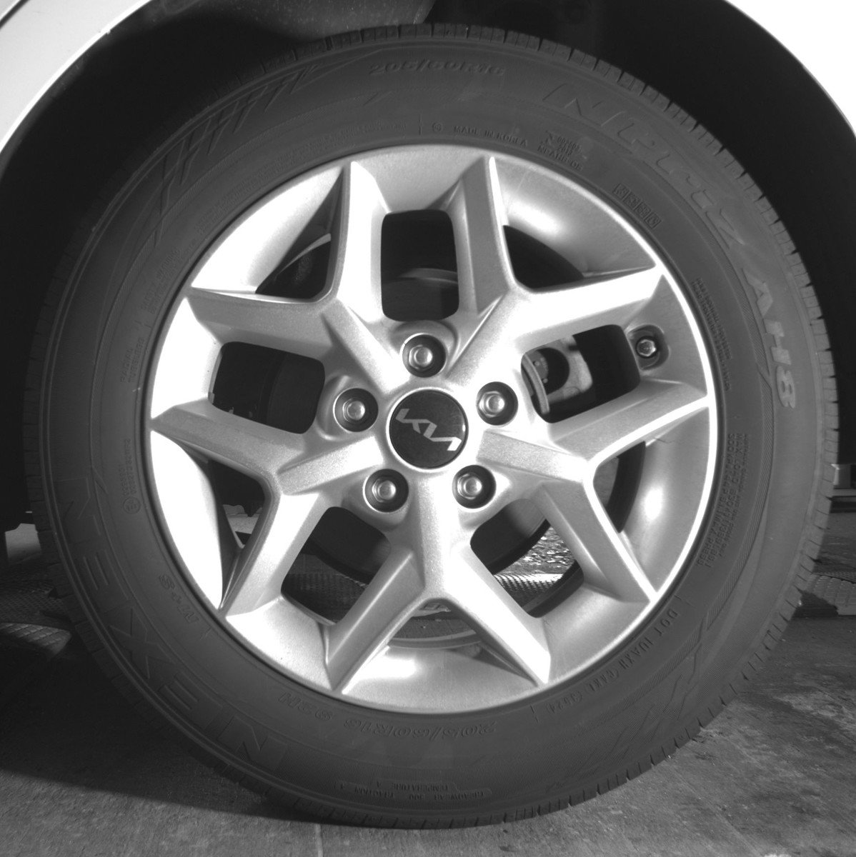 Used 2025 Kia Soul LX w/ LX Technology Package FWD image 14