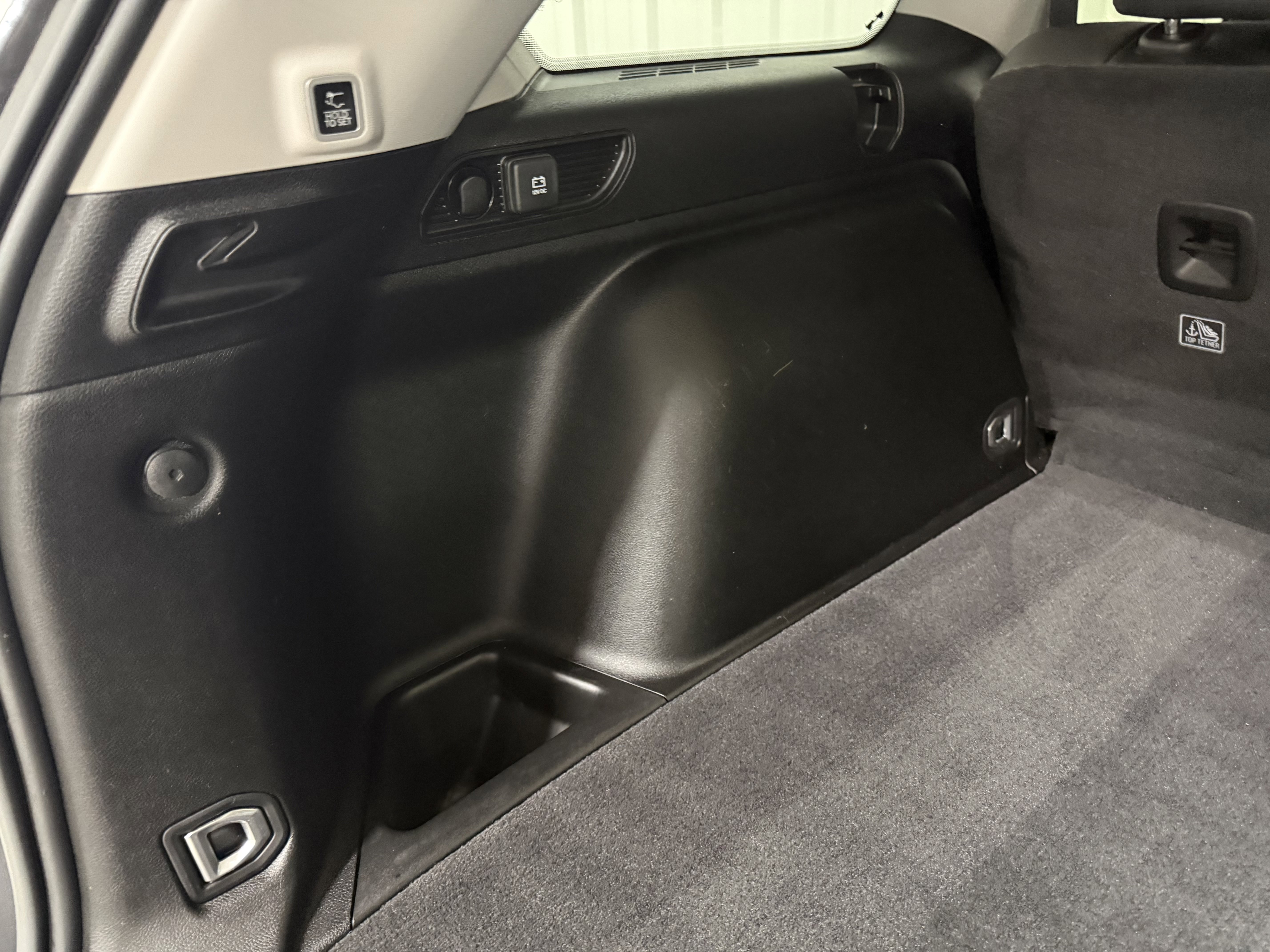 Used 2023 Jeep Grand Cherokee Limited w/ Luxury Tech Group II image 8