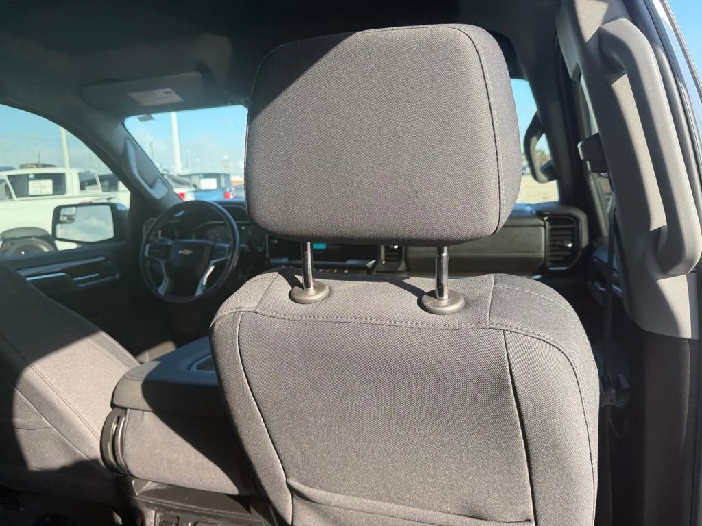 Used 2023 Chevrolet Silverado 1500 LT image 39