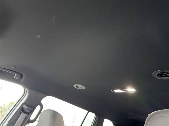 Used 2025 GMC Acadia Elevation image 22