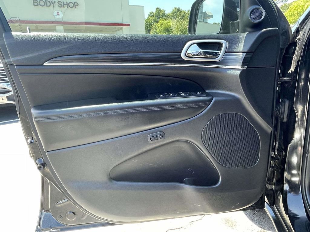 Used 2019 Jeep Grand Cherokee Limited w/ Luxury Group II AWD/4WD image 25