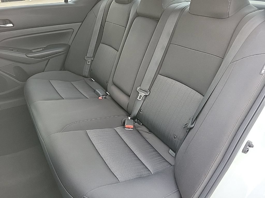 Used 2022 Nissan Altima 2.5 S FWD image 12