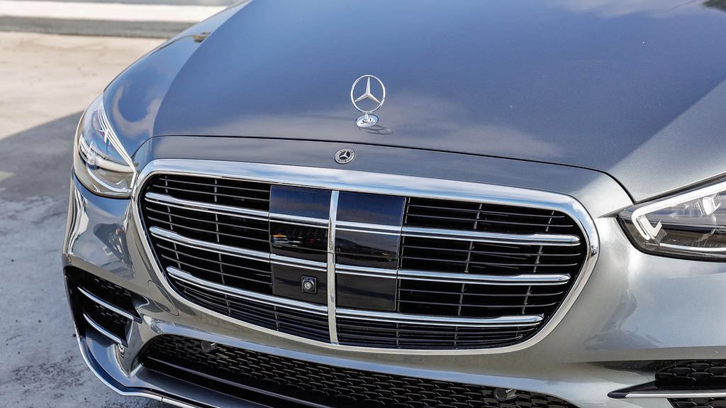Used 2025 Mercedes-Benz S 580 4MATIC Sedan image 6