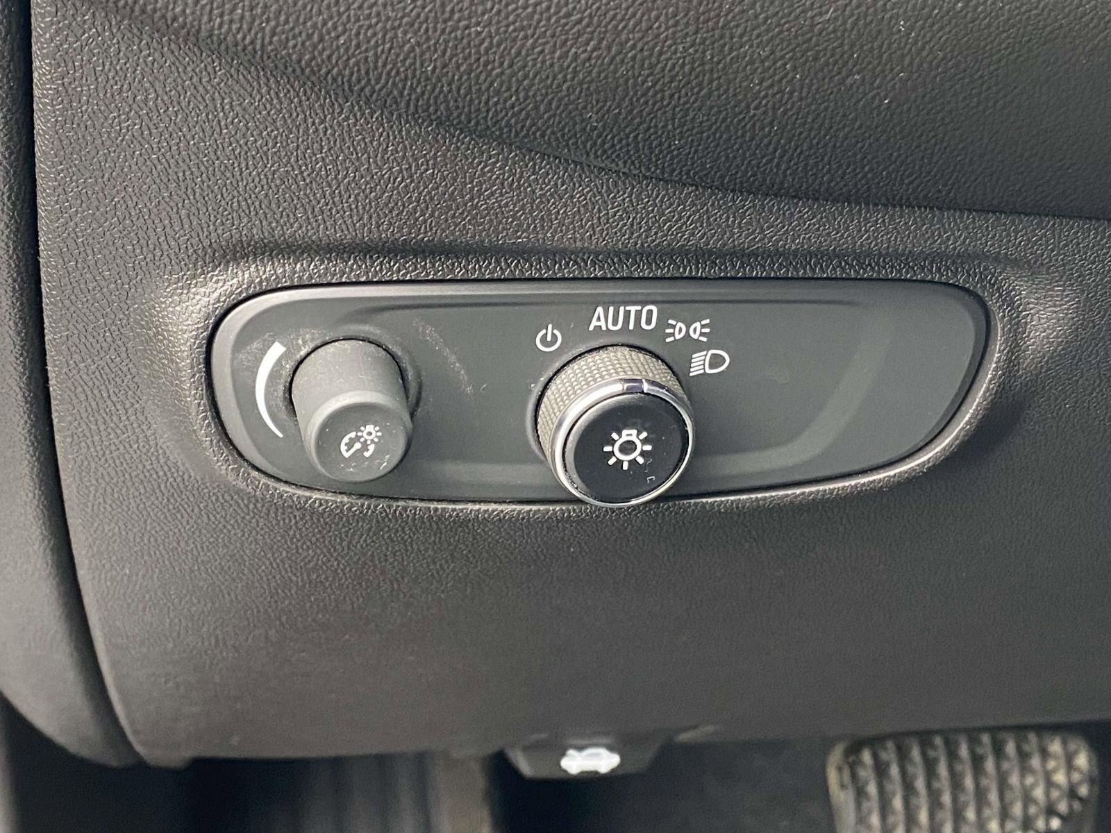 Used 2023 Chevrolet Equinox LT AWD/4WD image 18