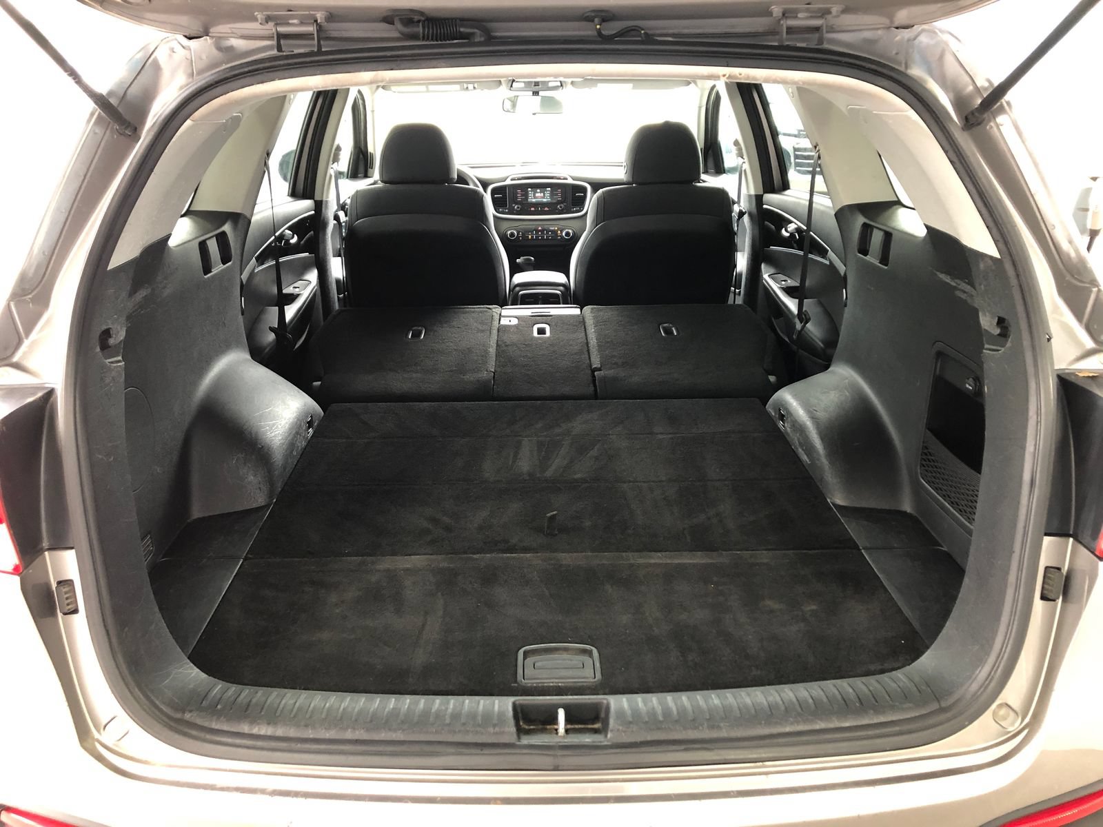Used 2018 Kia Sorento L FWD image 9