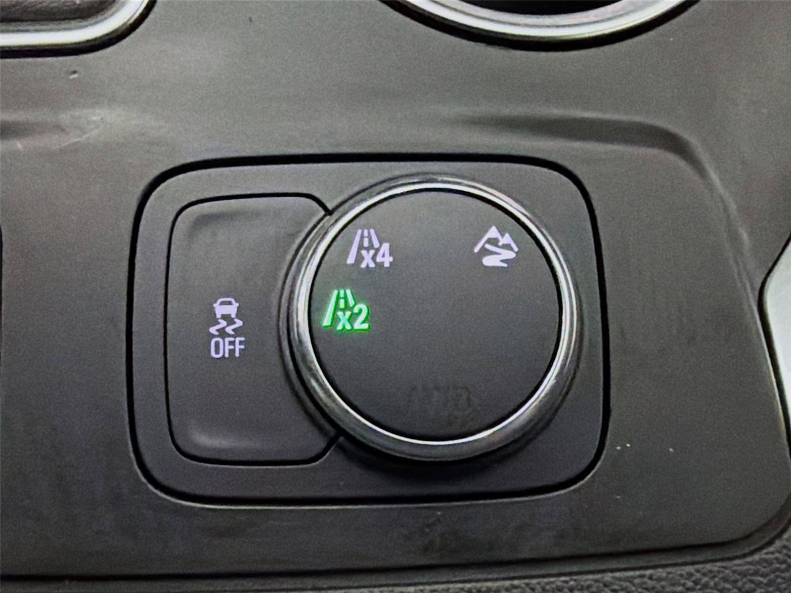 Used 2020 Chevrolet Traverse LT AWD/4WD image 40