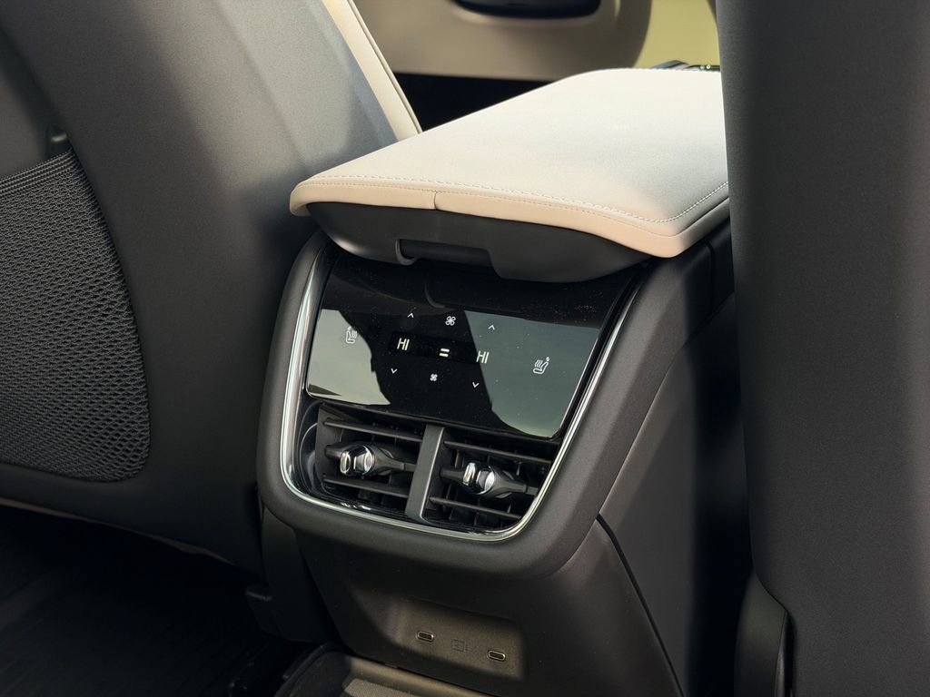 New 2026 Volvo EX90 Plus AWD/4WD image 15