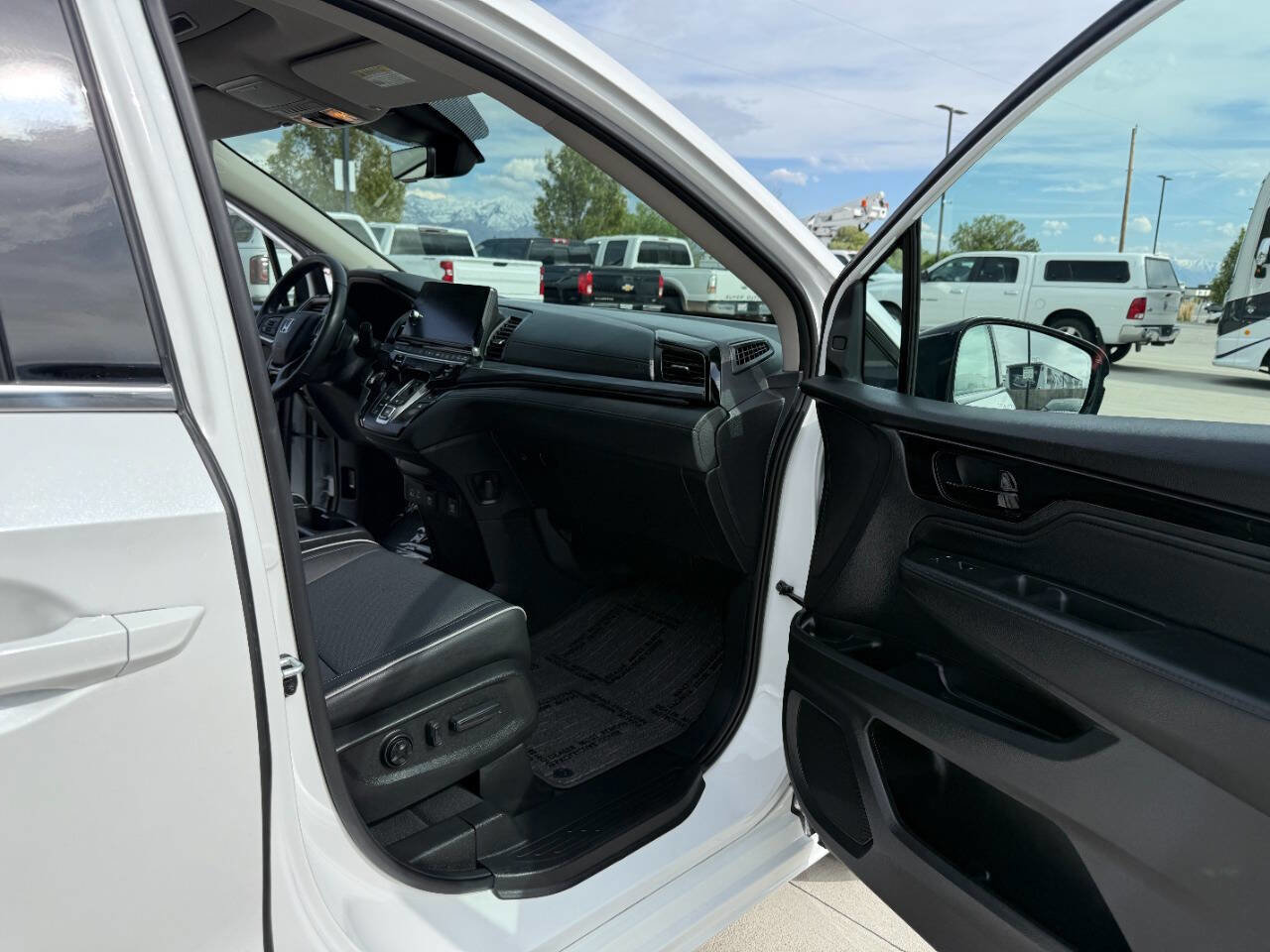 Used 2026 Honda Odyssey Elite image 25