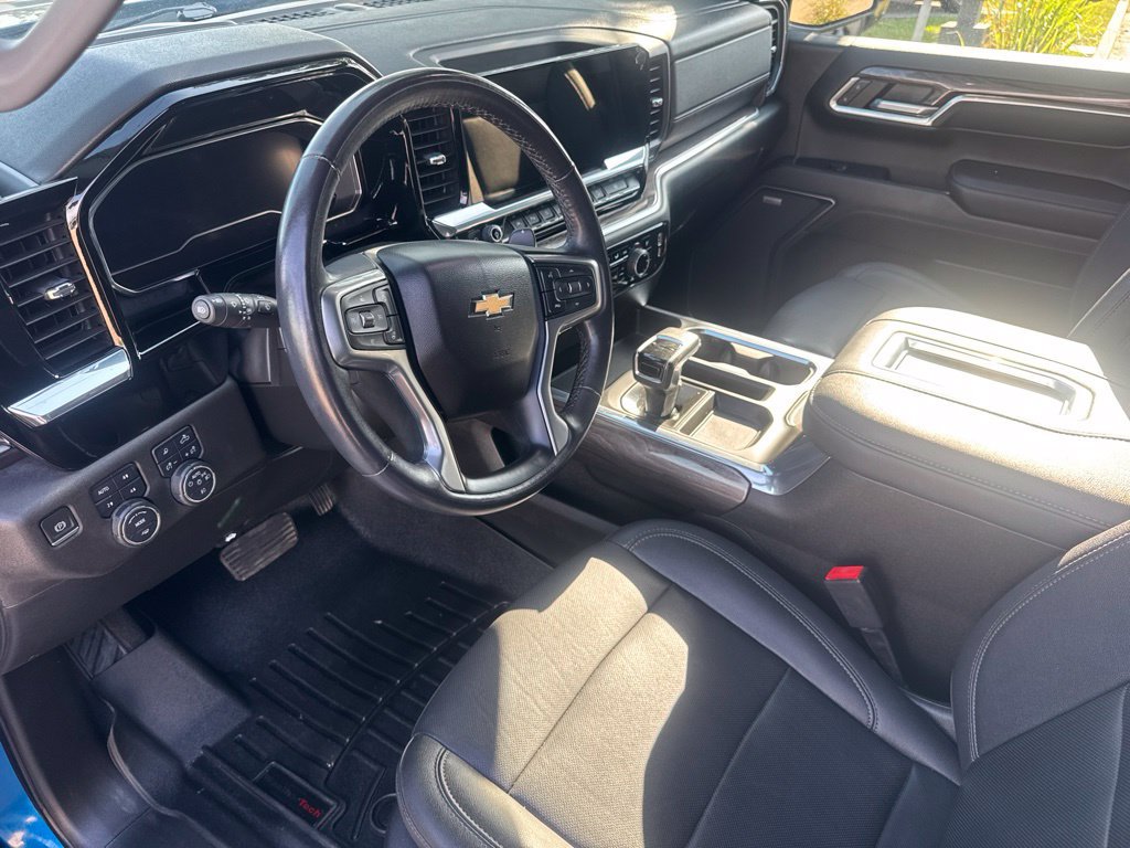 Used 2022 Chevrolet Silverado 1500 LTZ w/ LTZ Convenience Package II AWD/4WD image 11
