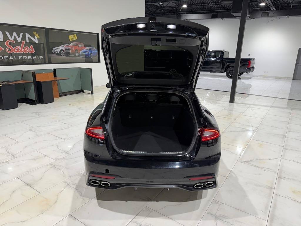 Used 2018 Kia Stinger Premium RWD image 12