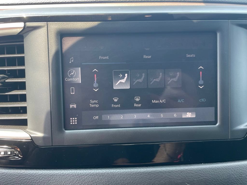 Used 2023 Chrysler Voyager LX FWD image 30