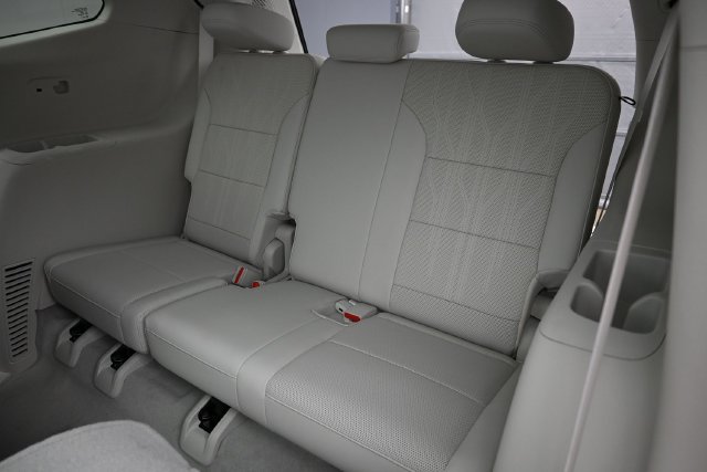 Used 2025 Buick Enclave Avenir w/ Trailering Package, 5000 lbs. FWD image 31